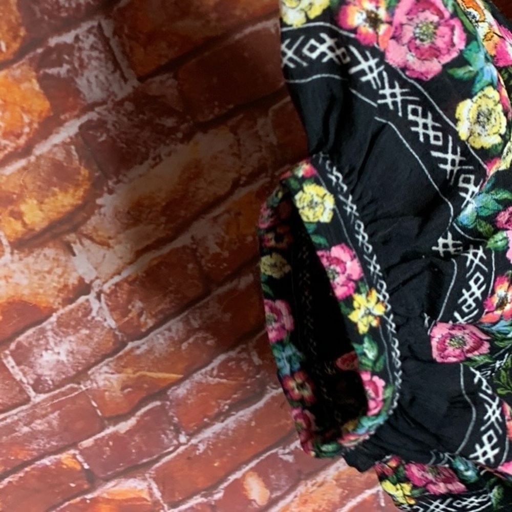 Rose + Olive Split Neck Floral Peasant Blouse - Picture 8 of 10